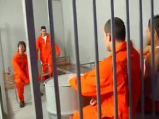 Galleta inmates chupar peter